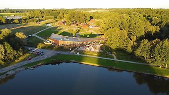 Belvilla Lakeside Luxury Mansion Retreat