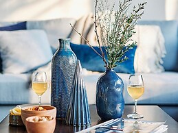 Lakeside Luxury Mansion by Belvilla