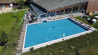 Lakeside Luxury Mansion by Belvilla