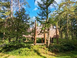 Premium Lodge in the Woods by Belvilla