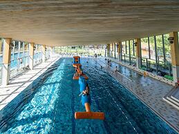 Exclusive Lakeside Residence by Belvilla