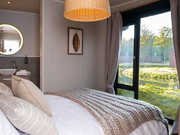 Escape to a Green Retreat by Belvilla