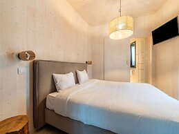 Exclusive Lodge With Garden View by Belvilla