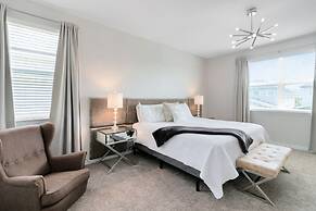 Incredible Resort 4 bed Pool Spa Home