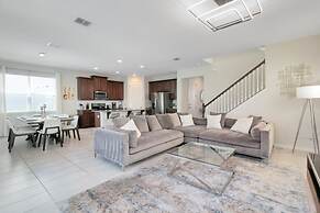 Incredible Resort 4 bed Pool Spa Home