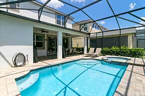 Incredible Resort 4 bed Pool Spa Home