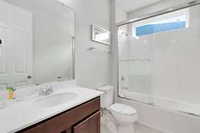 Incredible Resort 4 bed Pool Spa Home