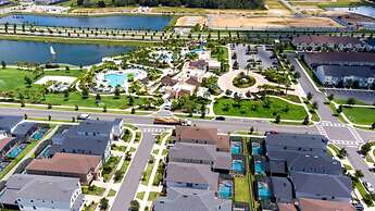 Incredible Resort 4 bed Pool Spa Home