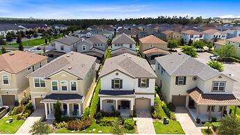 Incredible Resort 4 bed Pool Spa Home