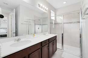 Incredible Resort 4 bed Pool Spa Home