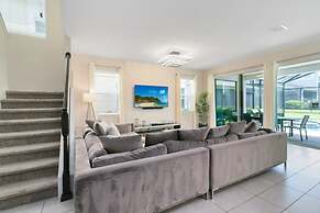 Incredible Resort 4 bed Pool Spa Home
