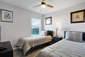 6 Bedroom Disney Home Lanai Screened Pool Spa