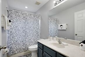 6 Bedroom Disney Home Lanai Screened Pool Spa