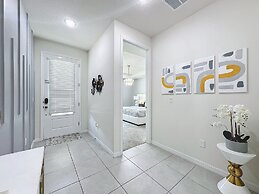 Luxury 6 Bed Villa With Pool Spa in Solara Resort