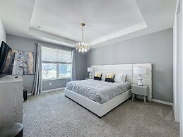 Luxury 6 Bed Villa With Pool Spa in Solara Resort