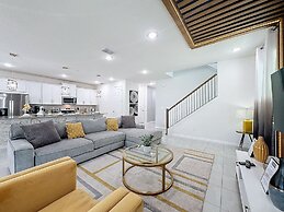 Luxury 6 Bed Villa With Pool Spa in Solara Resort