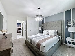 Luxury 6 Bed Villa With Pool Spa in Solara Resort