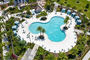 Luxury 6 Bed Villa With Pool Spa in Solara Resort