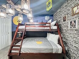 Luxury 6 Bed Villa With Pool Spa in Solara Resort