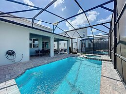 Luxury 6 Bed Villa With Pool Spa in Solara Resort