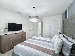 Luxury 6 Bed Villa With Pool Spa in Solara Resort