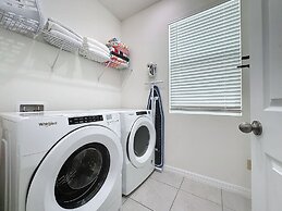 Luxury 6 Bed Villa With Pool Spa in Solara Resort