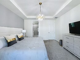 Luxury 6 Bed Villa With Pool Spa in Solara Resort