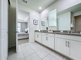 Luxury 6 Bed Villa With Pool Spa in Solara Resort