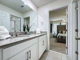 Luxury 6 Bed Villa With Pool Spa in Solara Resort