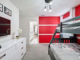 Luxury 6 Bed Villa With Pool Spa in Solara Resort