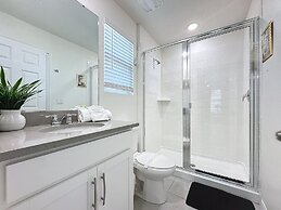 Luxury 6 Bed Villa With Pool Spa in Solara Resort