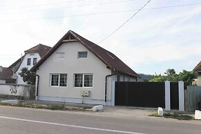 Cosy and Spacious 2 Bedroom House