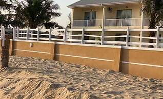 Wavecrest Beach Hotel & Resort