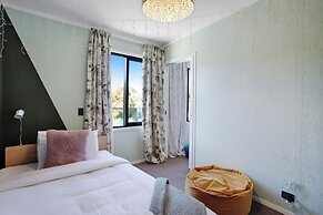 Artist's Colourful Casa with Spa Pool