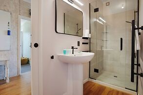 Artist's Colourful Casa with Spa Pool