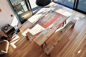 Artist's Colourful Casa with Spa Pool