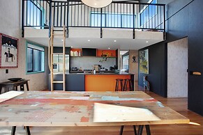 Artist's Colourful Casa with Spa Pool