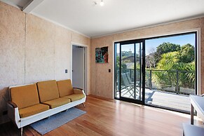 Artist's Colourful Casa with Spa Pool