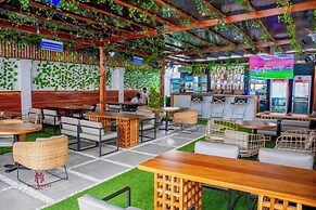 Montcrest Hotel & Lounge