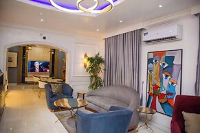 Montcrest Hotel & Lounge