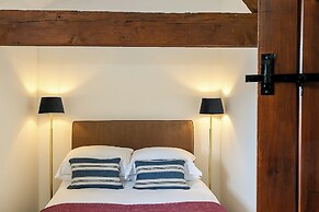 Glyme Flat Peaceful Country Retreat