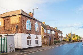 Charming 2 BD House in Tewkesbury Centre