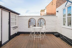 Charming 2 BD House in Tewkesbury Centre