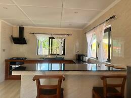 Yvon's Tropical Villa