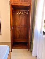 Yvon's Tropical Villa