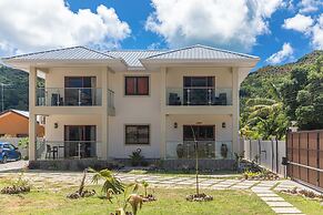 Yvon's Tropical Villa