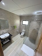 Yvon's Tropical Villa