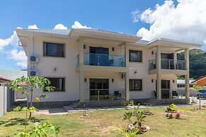 Yvon's Tropical Villa
