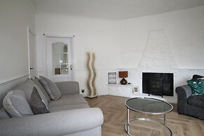Whitley Bay - Sleeps 6 - Refurbished Throughout