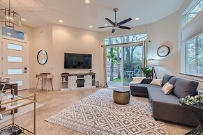 Off The Hook Austin + Chic 2Br Retreat + Firepit